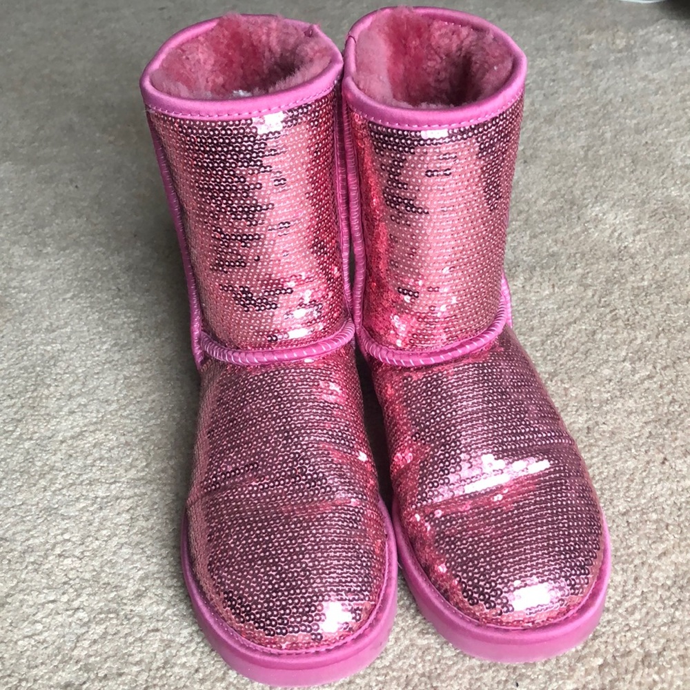 UGGS- Limited Edition- Victoria’s Secret Pink